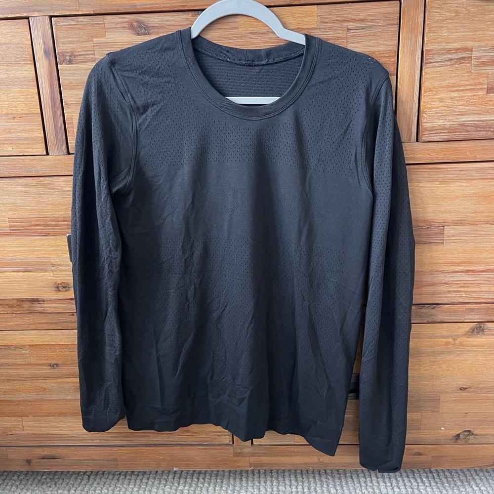 Lululemon Swiftly relaxed long sleeve size 6